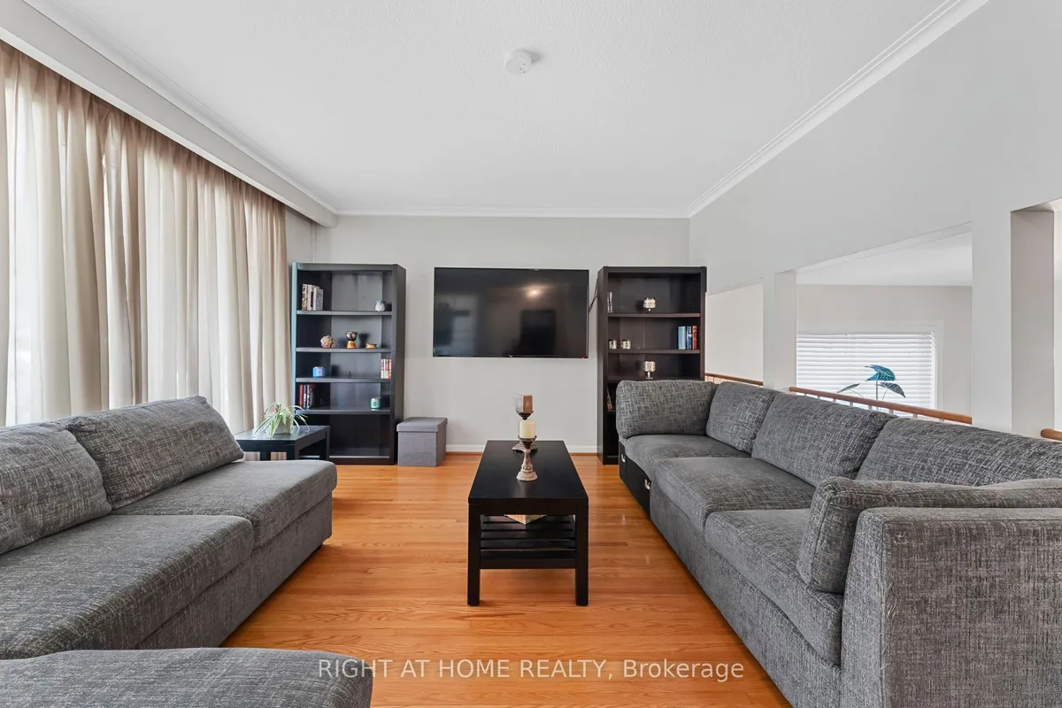 19 Dunsany Crescent, ON M9R 3W7