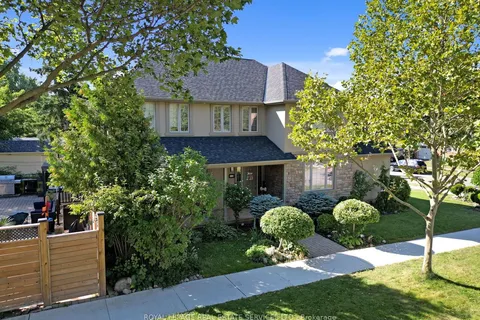 37 Maydolph Road, ON M9B 1V9