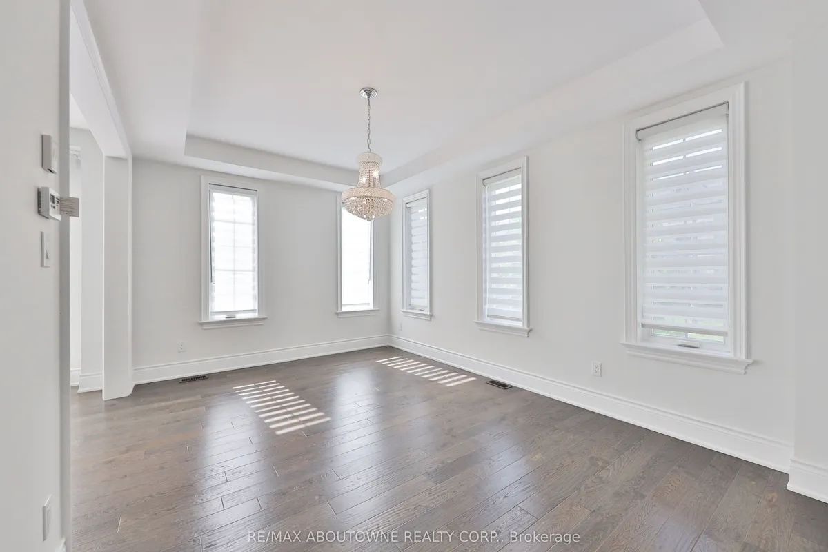 2163 Vineland Crescent, ON L6H 0J6