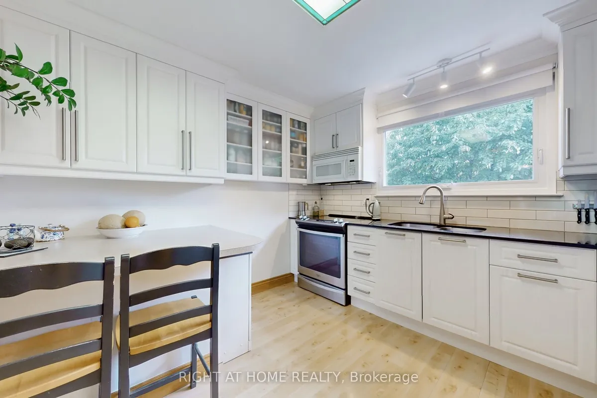 1592 Otterby Road, ON L4X 1W7