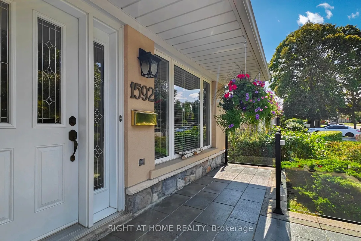 1592 Otterby Road, ON L4X 1W7