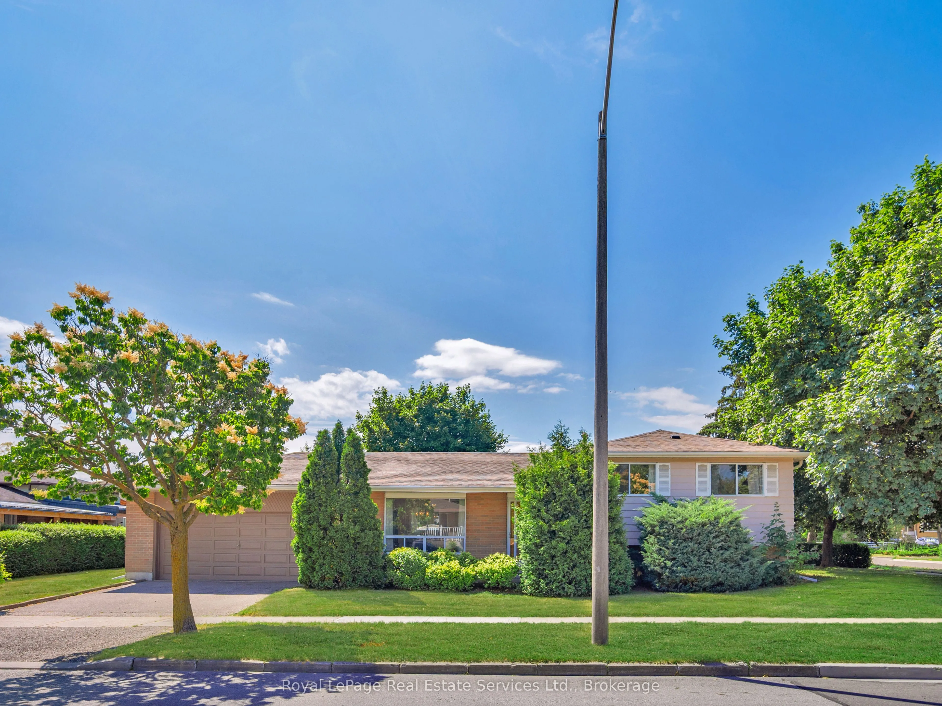 1 Mosswood Lane, ON M9V 1M3