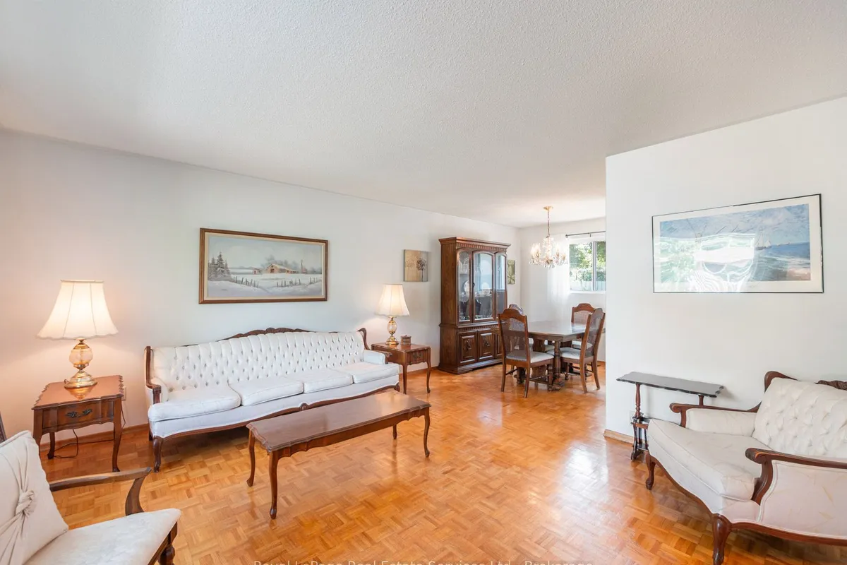 1 Mosswood Lane, ON M9V 1M3