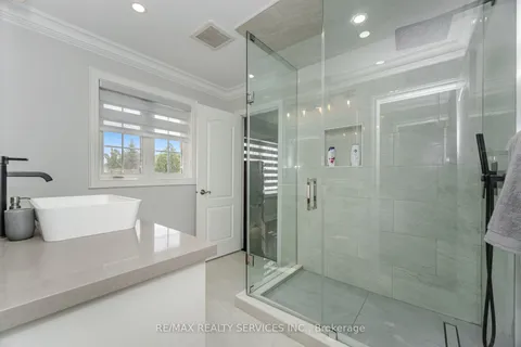 19 Richland Crescent, ON L6P 1M8