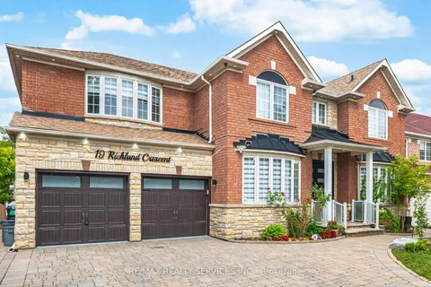 19 Richland Crescent, ON L6P 1M8