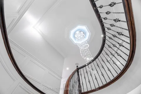 19 Richland Crescent, ON L6P 1M8