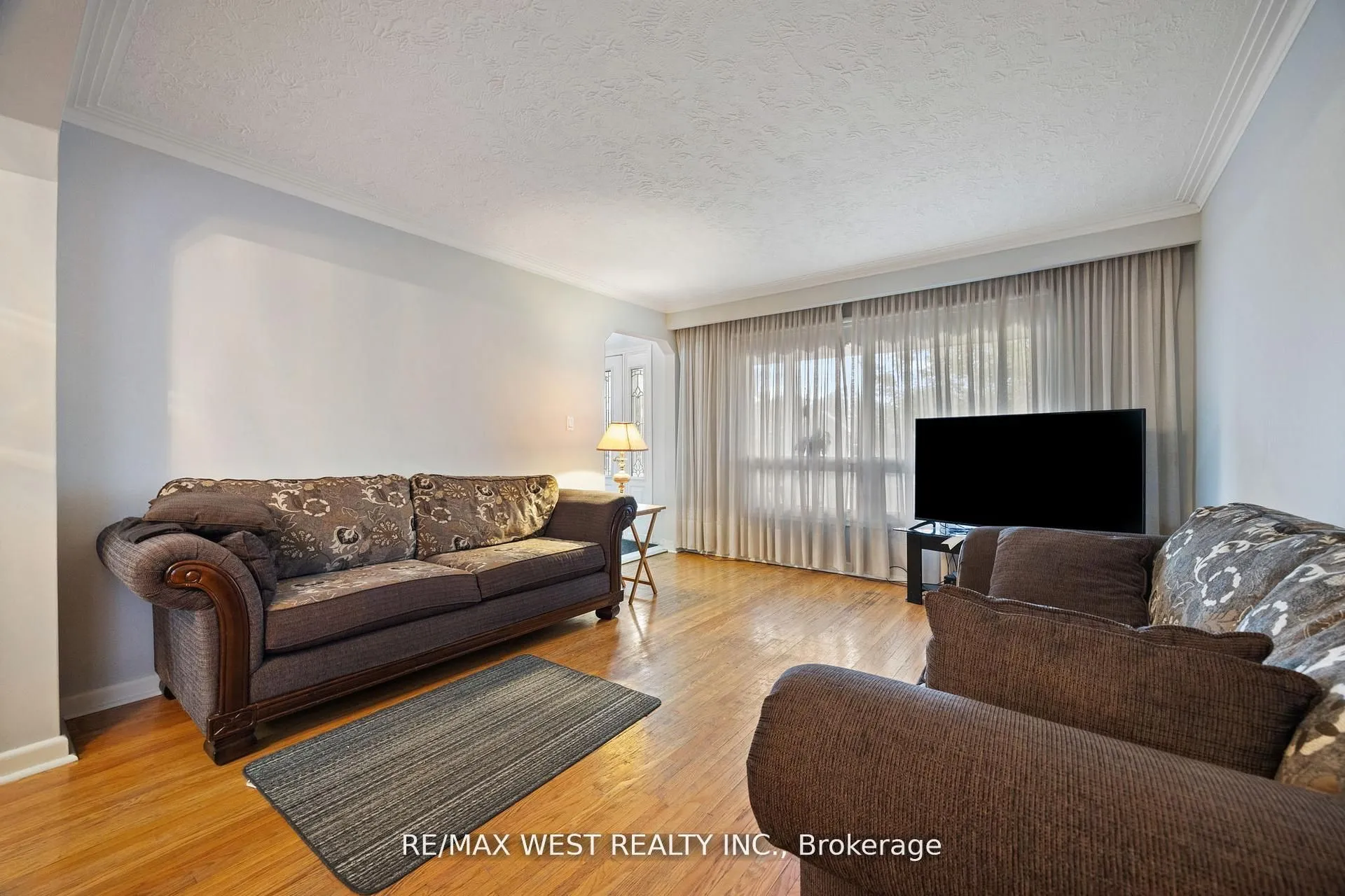 47 Brawley Avenue, ON M8Z 4Z5