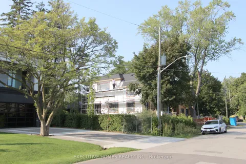 576 Wingrove Crescent, ON L6L 4R6