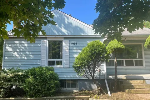 1098 Kent Avenue, ON L6H 1Z8