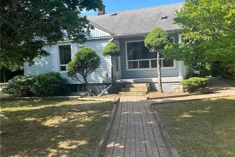 1098 Kent Avenue, ON L6H 1Z8