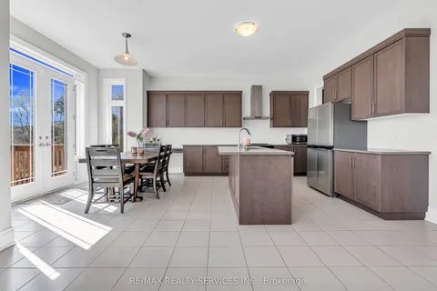 67 James Walker Avenue, ON L7C 4M8