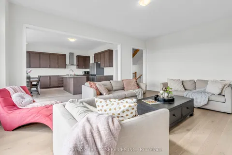 67 James Walker Avenue, ON L7C 4M8