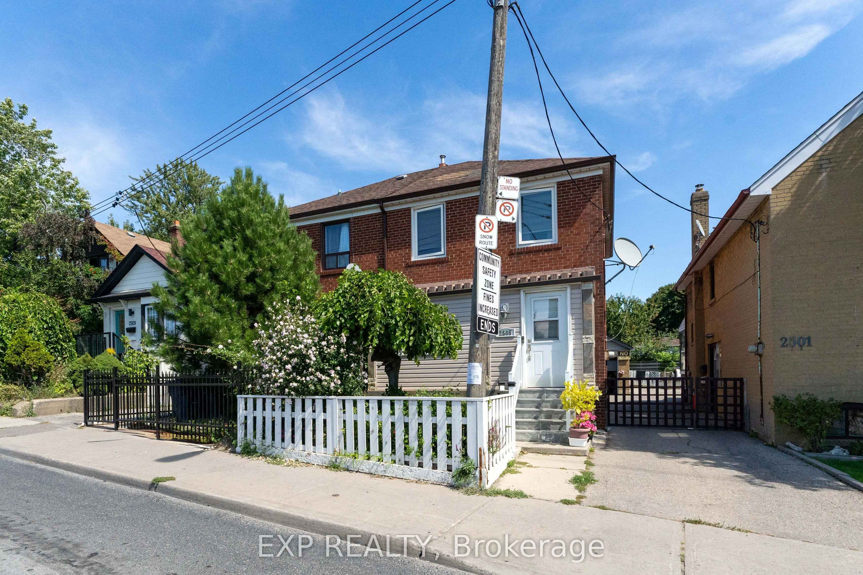 2505 Dufferin Street, ON M6B 3R3