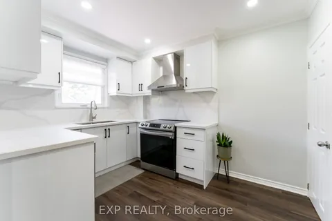 2505 Dufferin Street, ON M6B 3R3