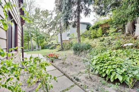 1 Edgebrook Drive, ON M9V 1E1