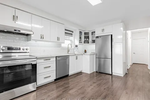 15 Maple Bush Avenue, ON M9N 1S7