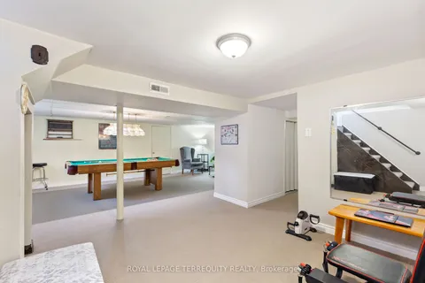 353 KINGSLEIGH Court, ON L9T 1X6