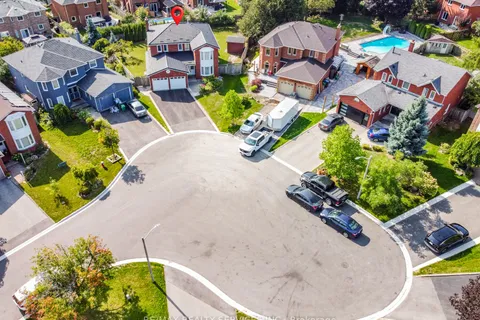 10 St Mark Place, ON L6X 3W5