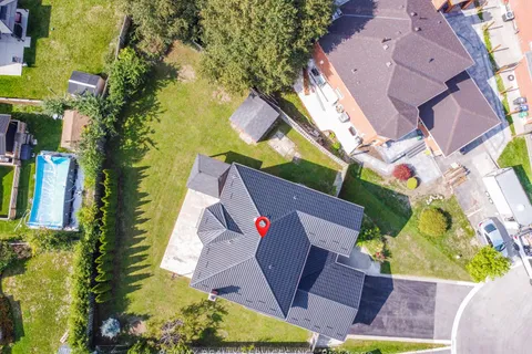 10 St Mark Place, ON L6X 3W5