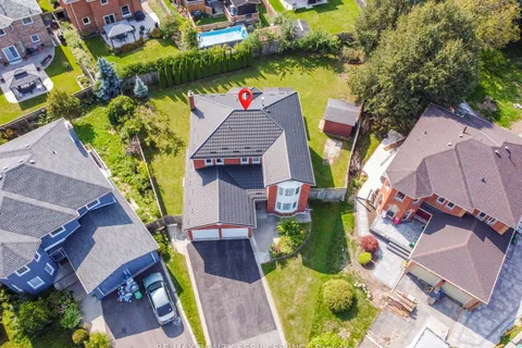 10 St Mark Place, ON L6X 3W5