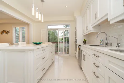 792 Glenbrook Avenue, ON L7T 1L7