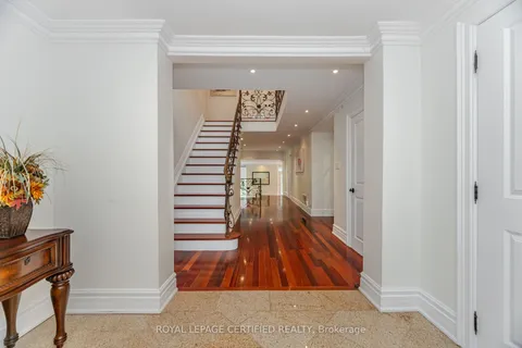 2197 Courrier Lane, ON L5C 1V1