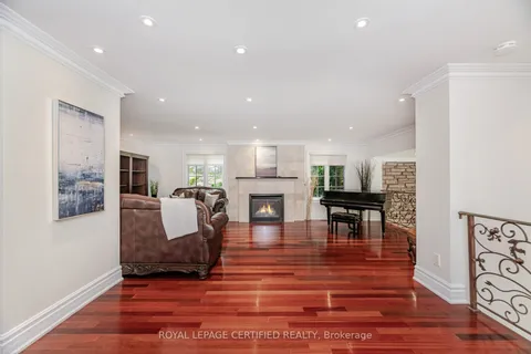 2197 Courrier Lane, ON L5C 1V1