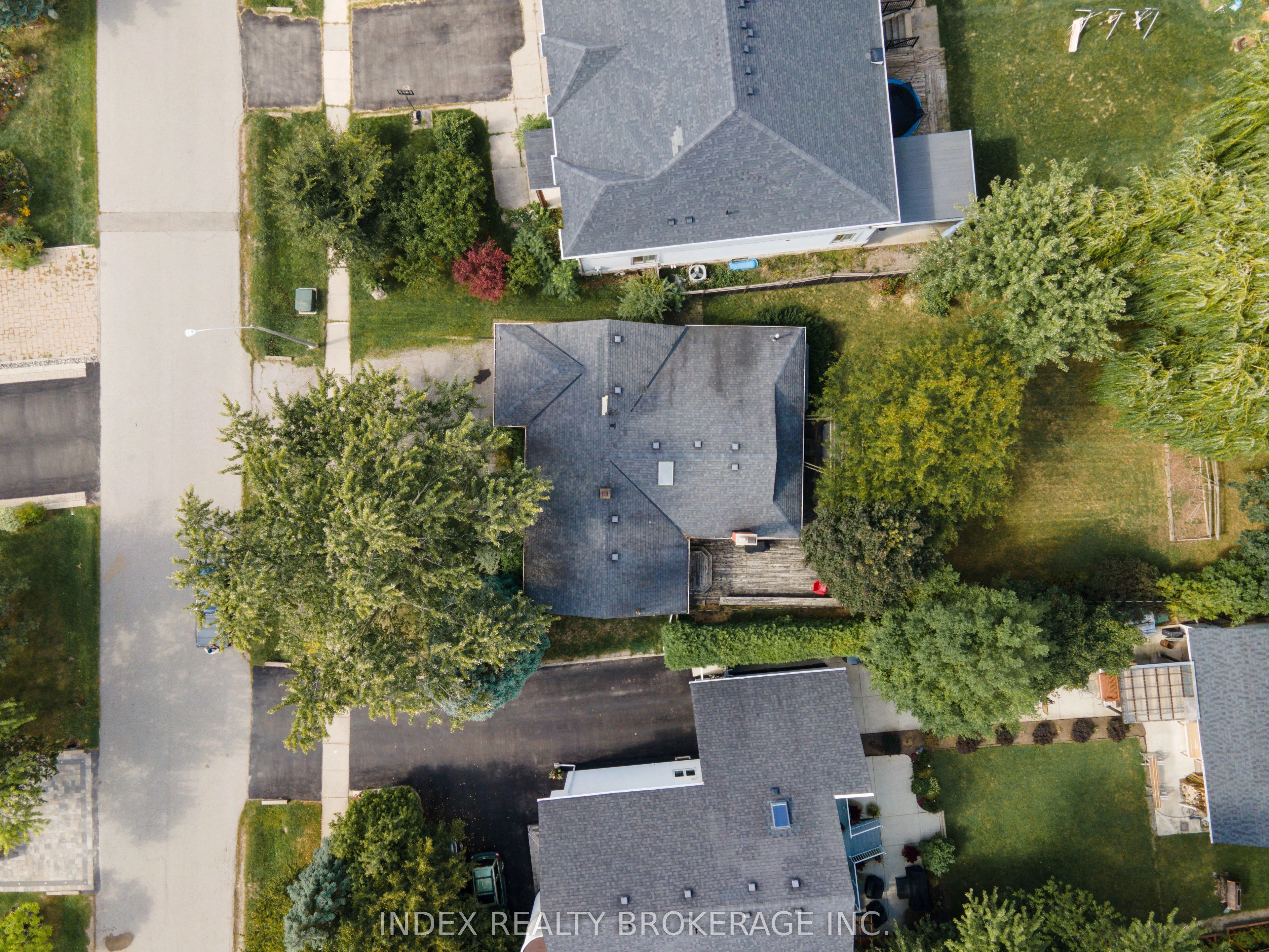 1073 Kent Avenue, ON L6H 1Z7