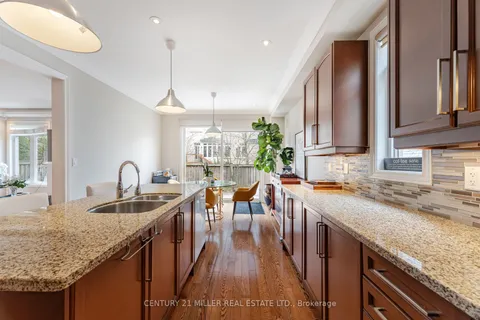 2098 Wildfel Way, ON L6M 0E2