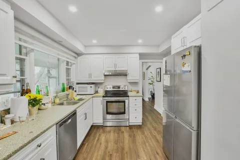 167 Blue Water Place, ON L7L 2J3