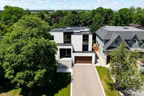 1405 Acton Crescent, ON L6J 2S6