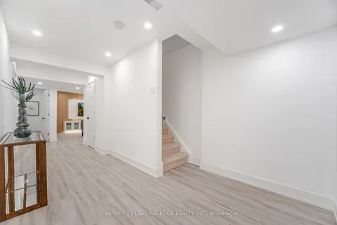 34 Royal Links Circle, ON L6P 2Z9