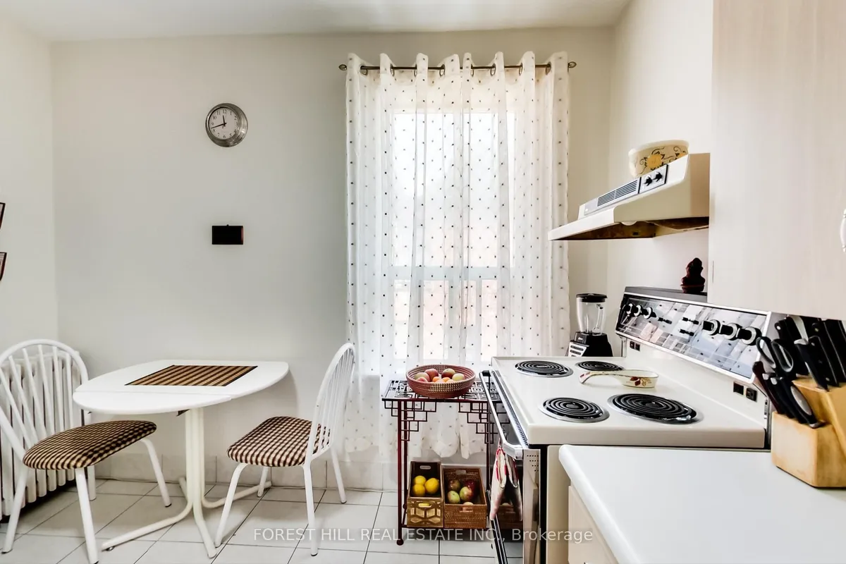 23 Lansdowne Avenue, ON M6K 2V7