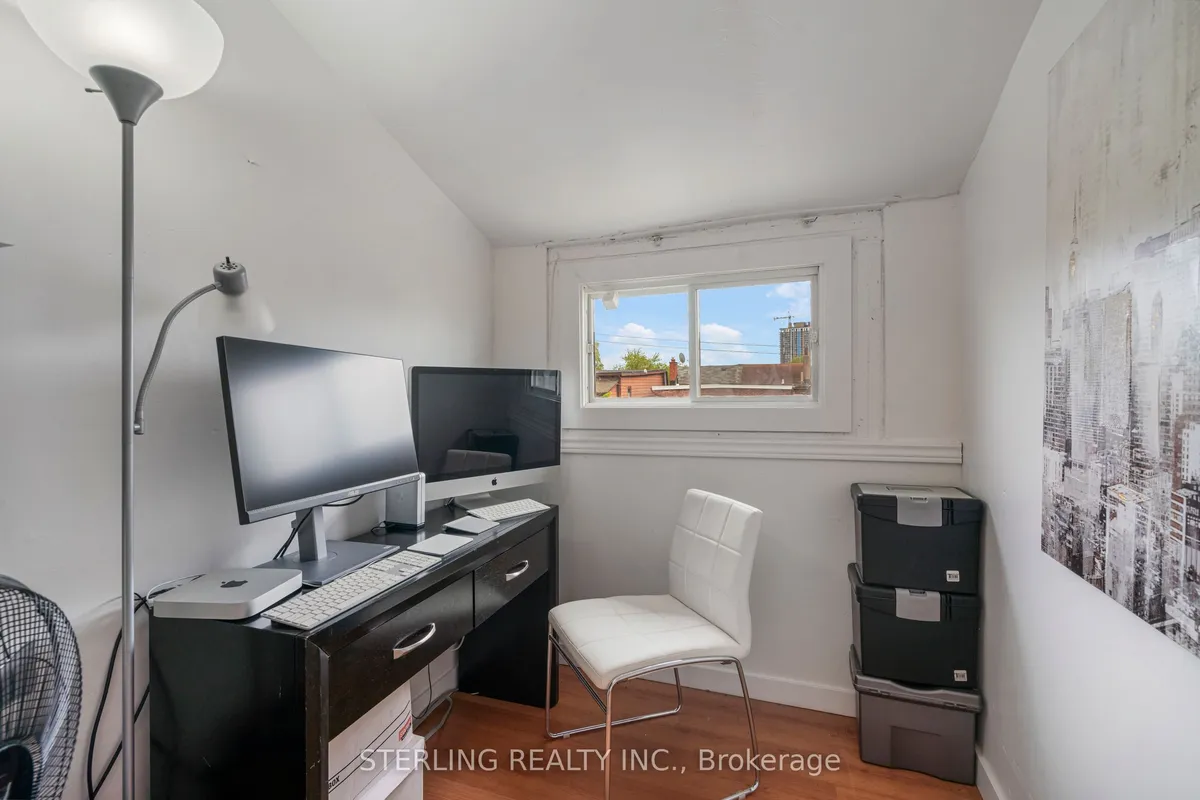 13 Auburn Avenue, ON M6H 2L6