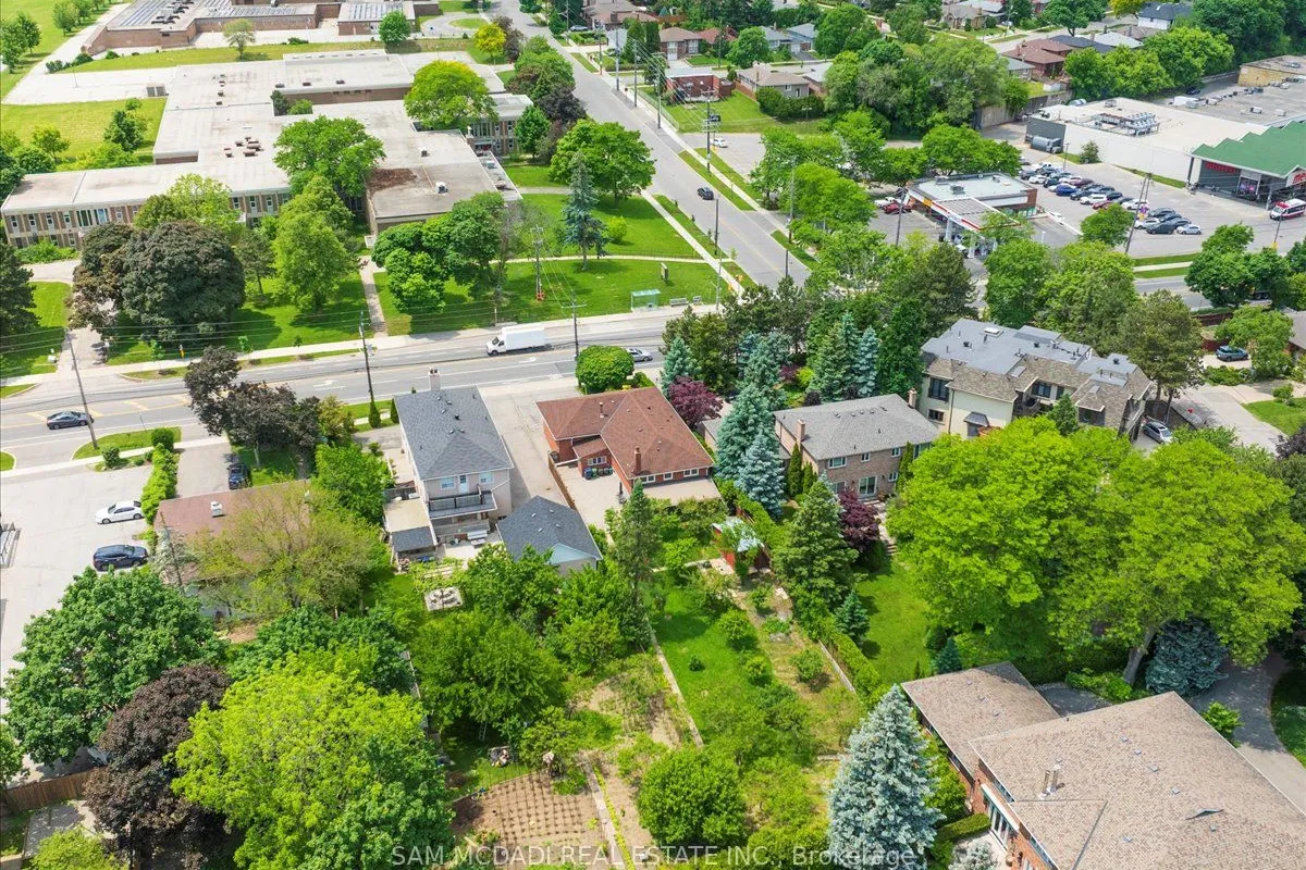 1491 Royal York Road, ON M9P 3B3