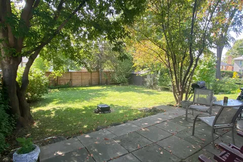 3989 Bloor Street, ON M9B 1M2