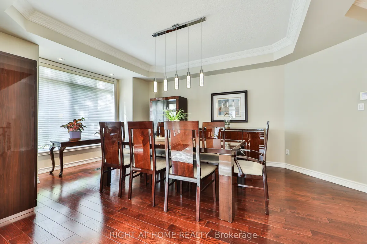 2435 VALLEY FOREST Way, ON L6H 6W9