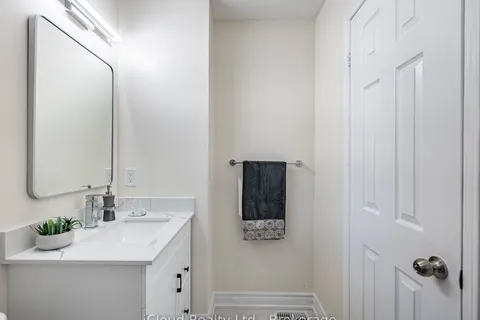 5238 Alicante Street, ON L5V 1S9