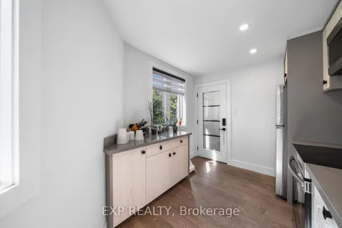 5 Brendwin Road, ON M6N 4V6