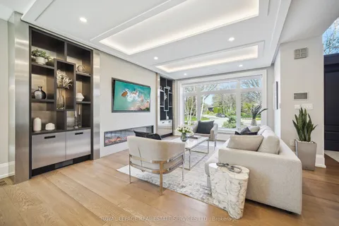 1489 Rogerswood Court, ON L5J 1R7