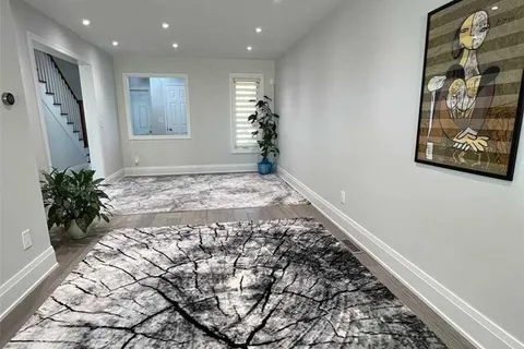 5936 Candlebrook Court, ON L5V 2V5