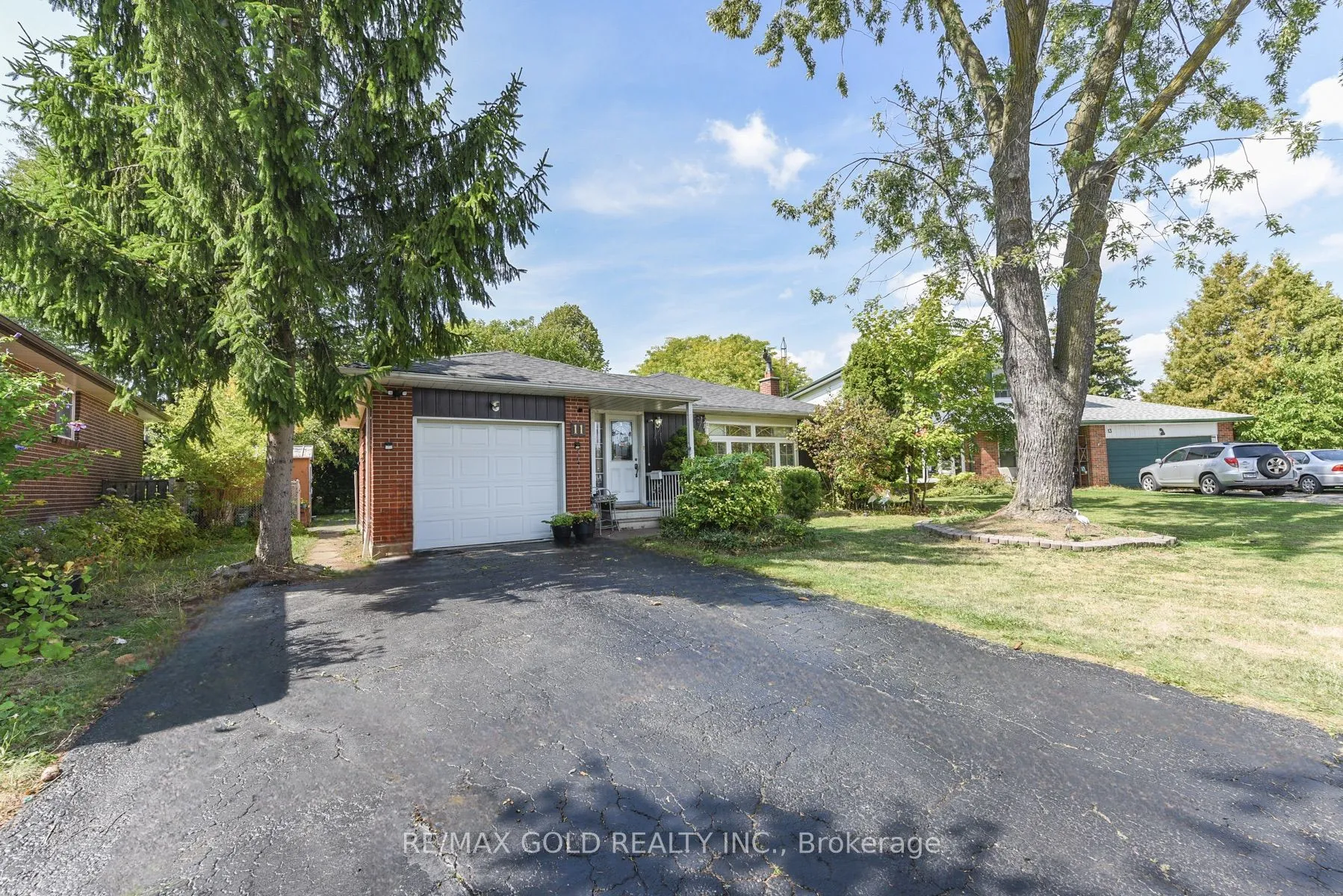 11 Dudley Place, ON L6T 3C2