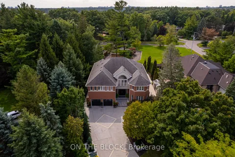 2212 Oneida Court, ON L5C 4G5