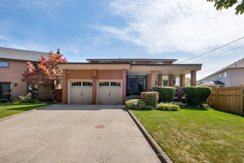 15 Westroyal Road, ON M9P 2C4