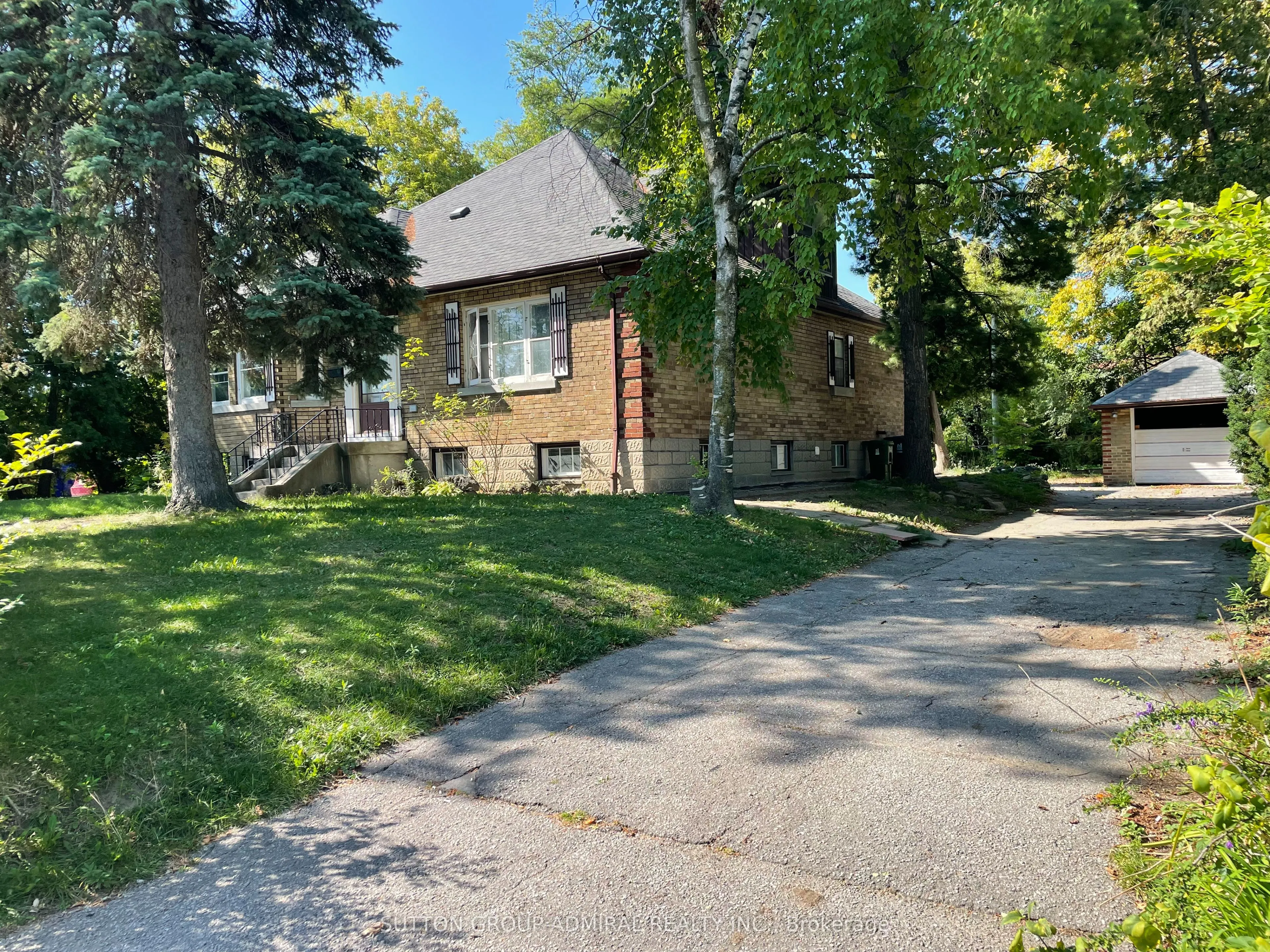 2 Botfield Avenue, ON M9B 4C7