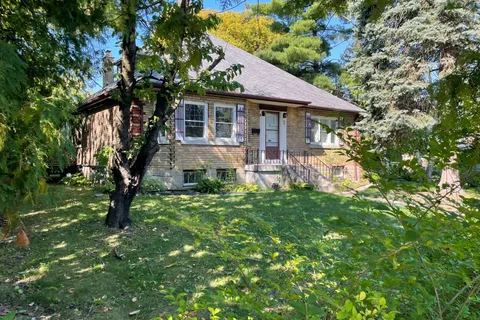 2 Botfield Avenue, ON M9B 4C7