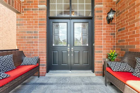 1186 Ezard Crescent, ON L9T 6N9