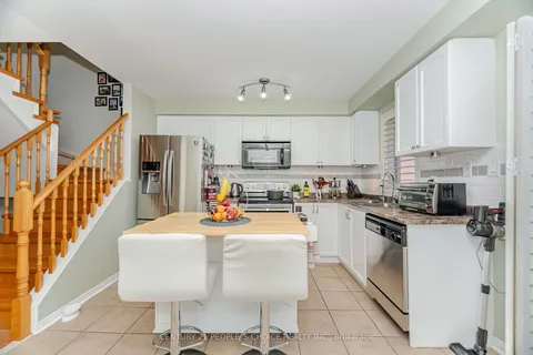 7055 Fairmeadow Crescent, ON L5N 8R6