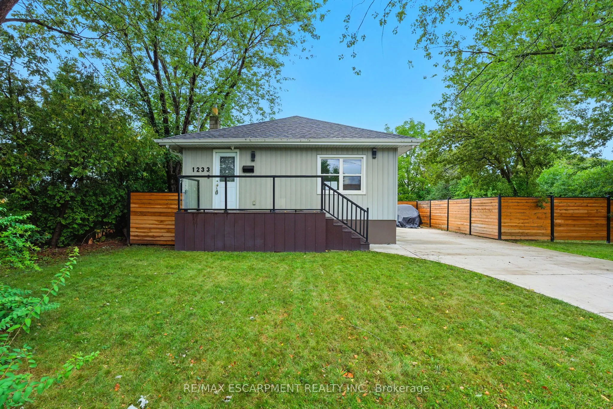 1233 Coric Avenue, ON L7R 3S4