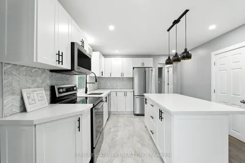 1233 Coric Avenue, ON L7R 3S4